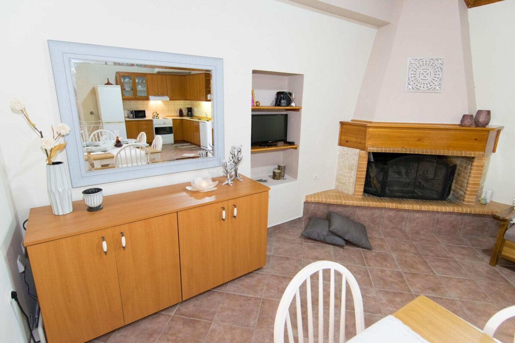 Aoria Traditional House Loulos