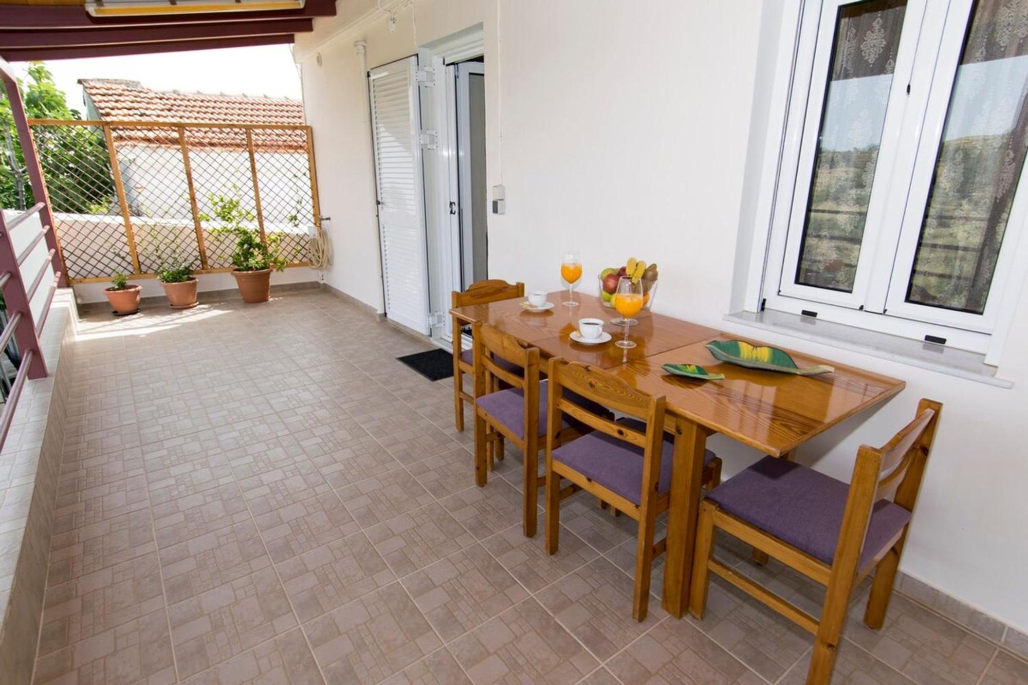 Aoria Traditional House With Stuning Mountain View * Loulos