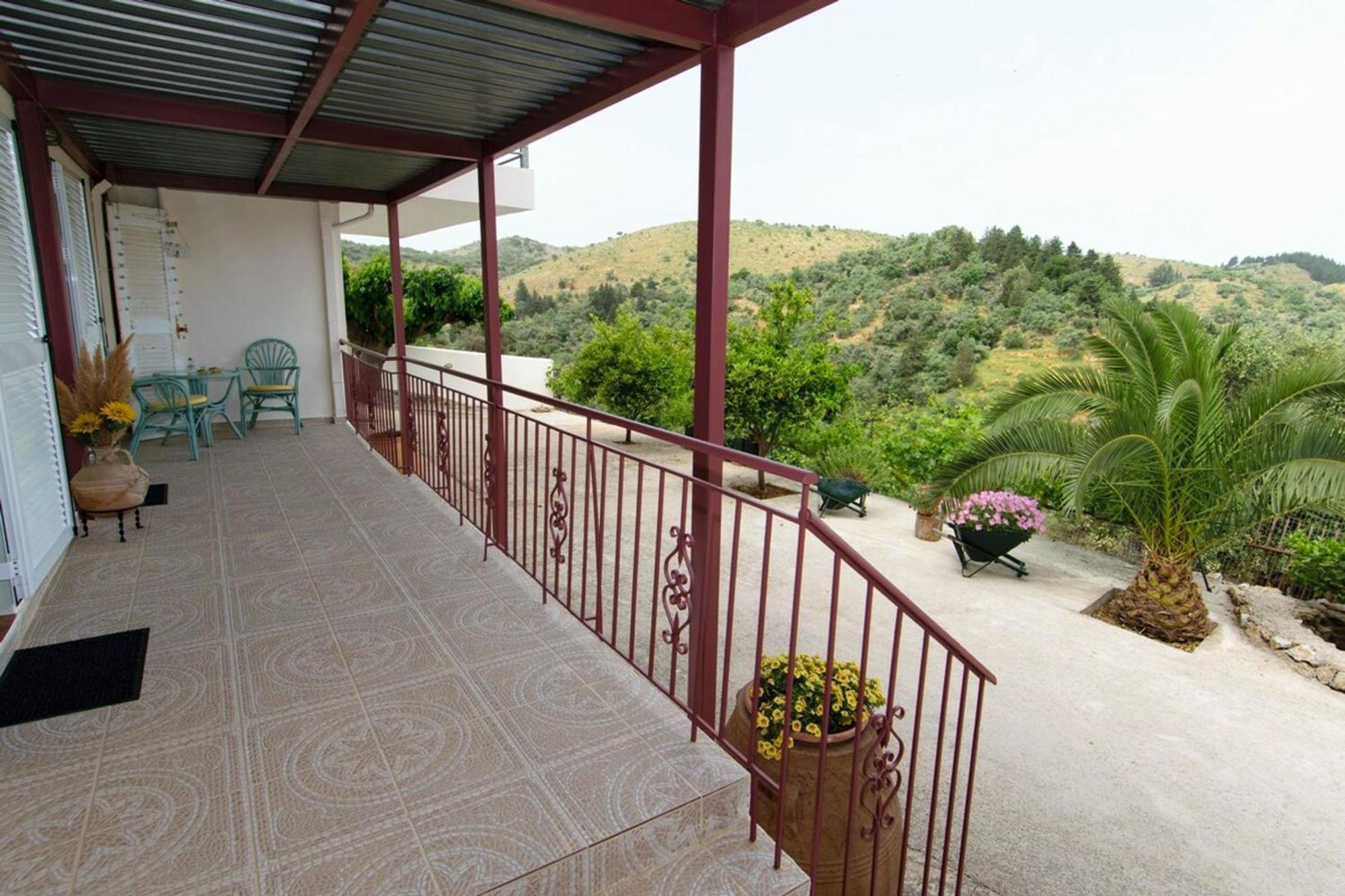 Aoria Traditional House With Stuning Mountain View