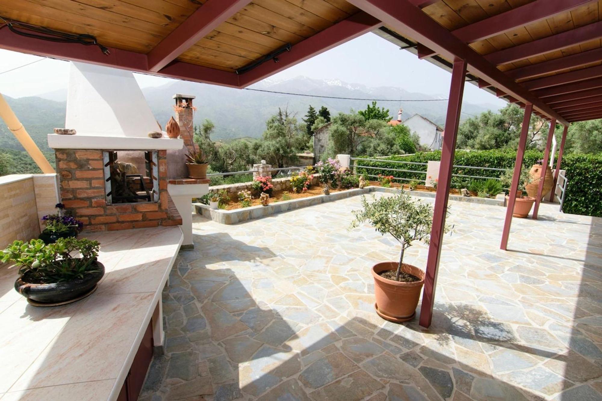 Aoria Traditional House With Stuning Mountain View